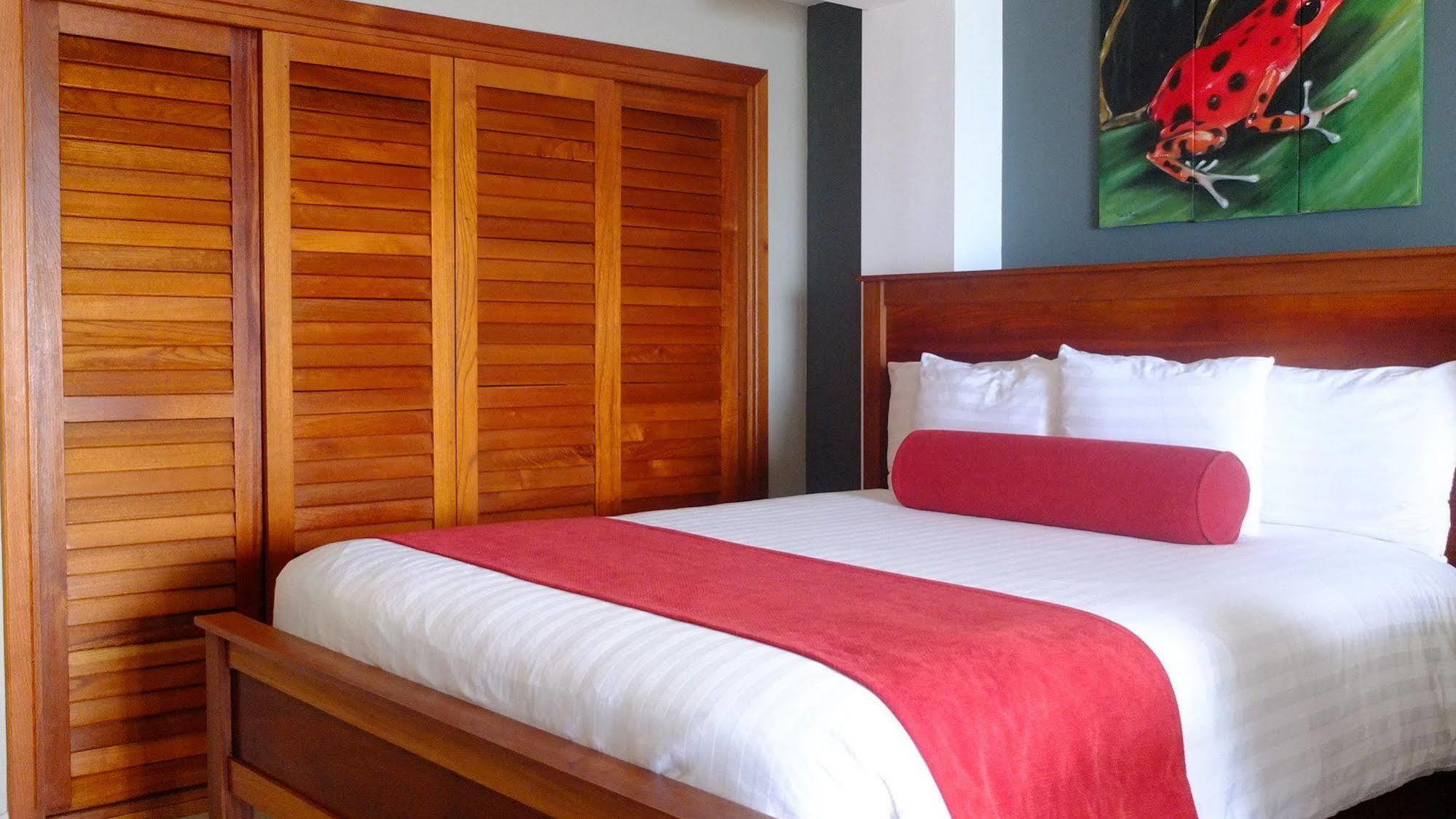 בוקס דל טורו Tropical Suites Hotel מראה חיצוני תמונה
